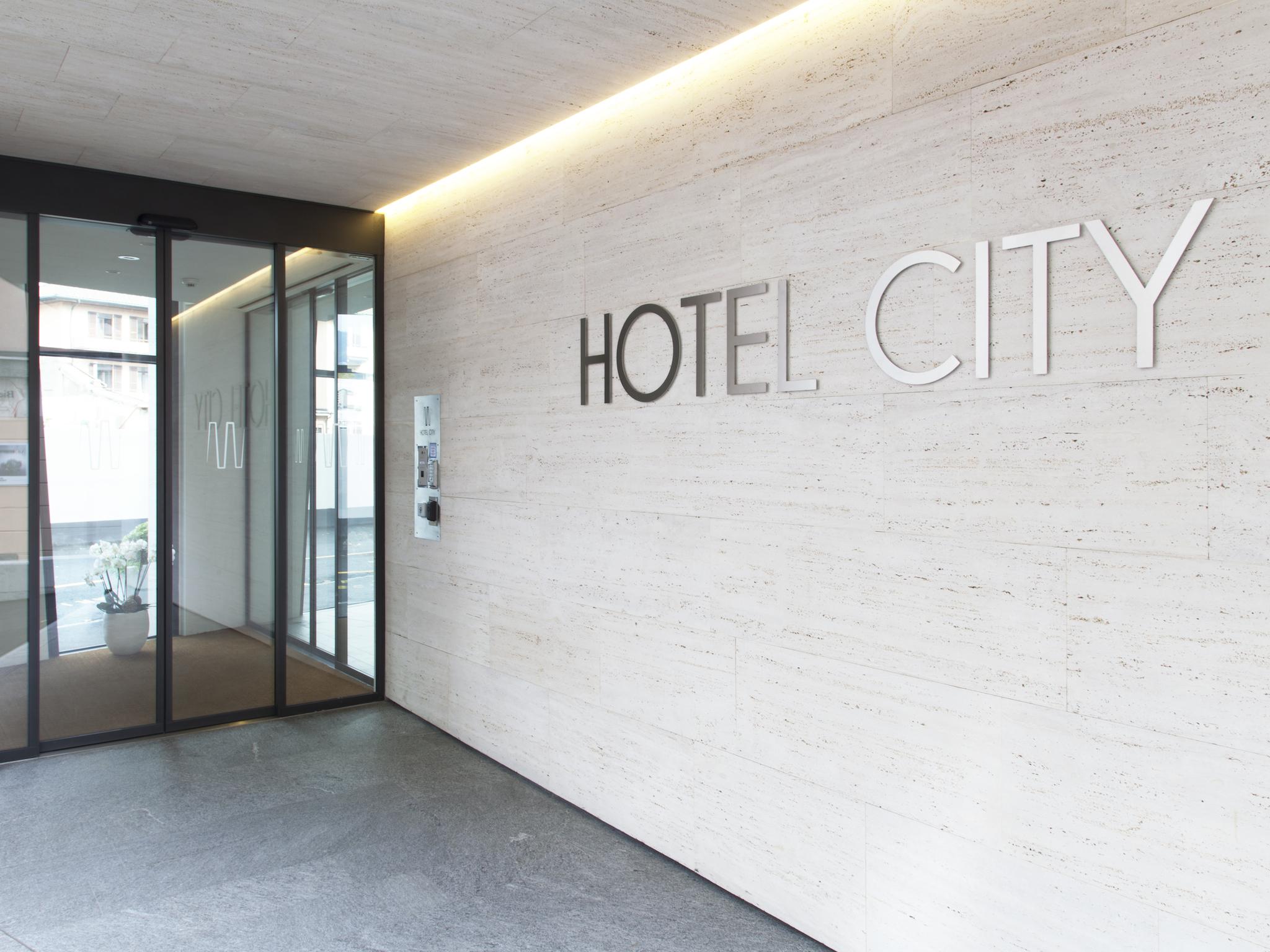 Hotel City Лугано Экстерьер фото